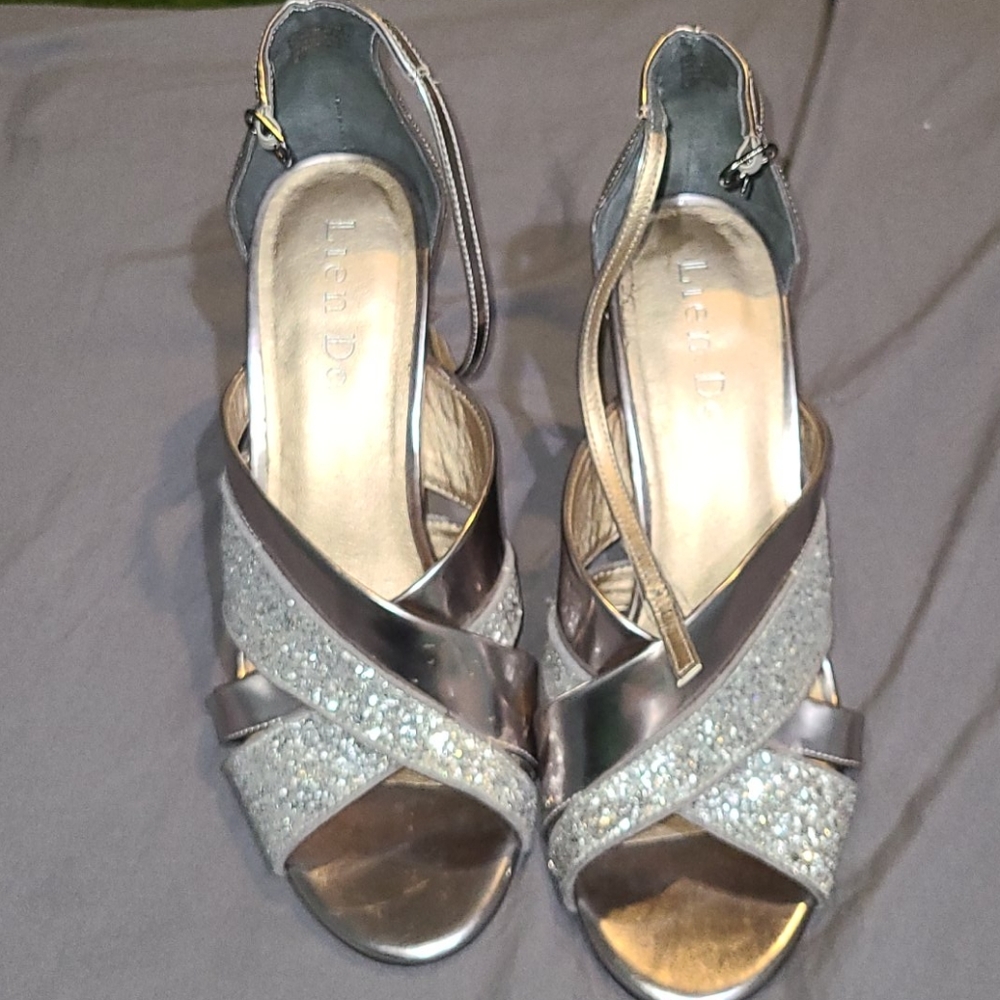 LIEN DO HEELS